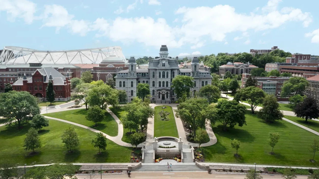 Overhead photo of campus f吃ures the Hall of Languages.